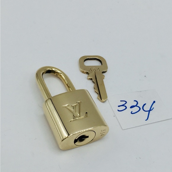 Authentic Louis Vuitton padlock lock and key 334 - Picture 7 of 8